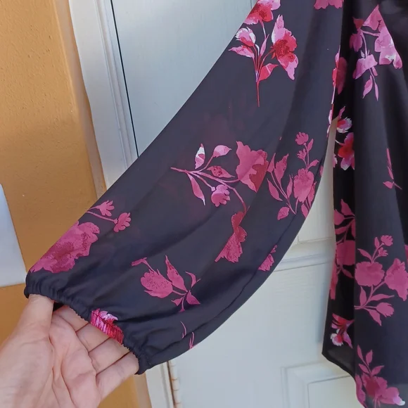 TORRID Plus Size Floral Top Sz 2X - Picture 3 of 5